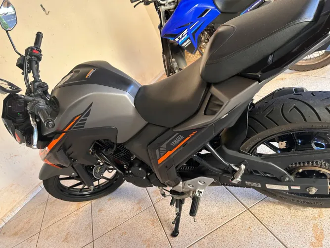 Vendo Fazer 250 2025