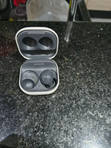 Galaxy Buds Lado direito