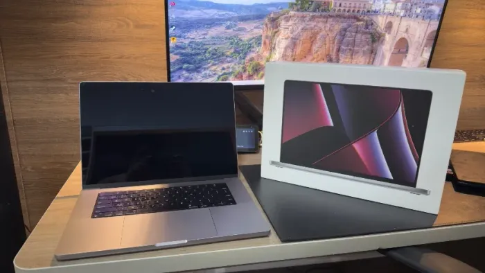 MacBook Pro M2 Pro 16 Pol