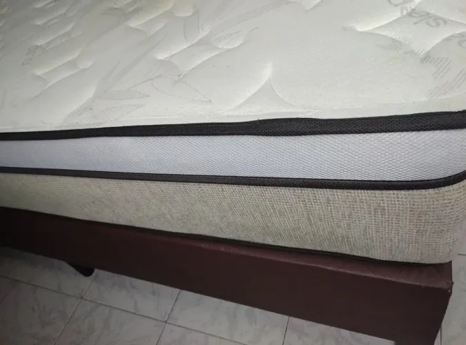 Vendo cama queem super confortável e conservado por apenas R$800,00