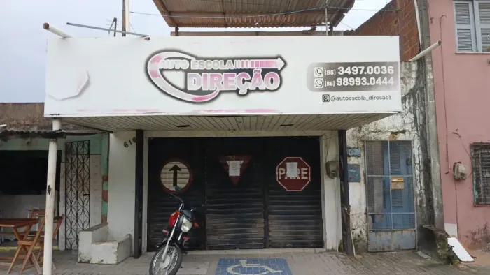 Sobrado para aluguel e venda com 182 metros quadrados com 2 quartos em Bom Jardim - Fortal