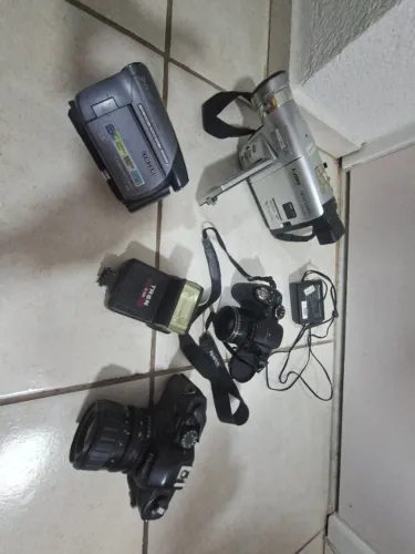 Vendo kit de fotografia e filmagem para retirar peças