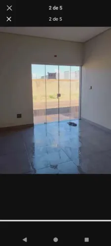 Alugo duas salas com banheiro para comércio,bem localizado.