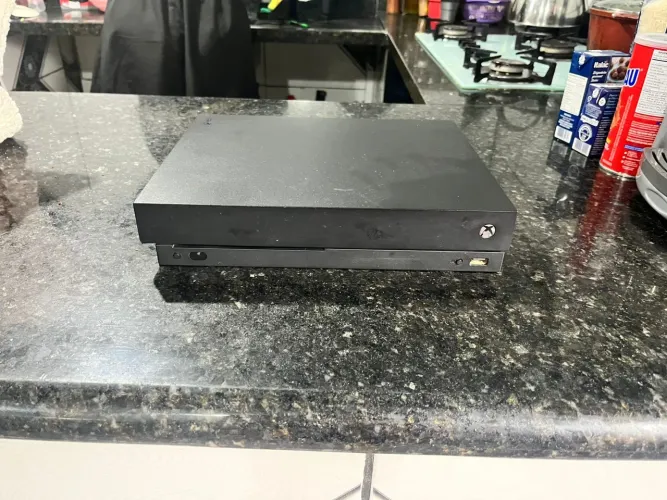 Vende-se Xbox one x