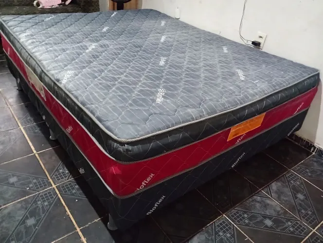 Cama Box Queen Size De Molas Higenizada Muito Confortavel 