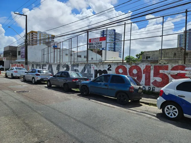 Vendo Terreno frente sul na Rua Campo do Brito próximo ao Latavola