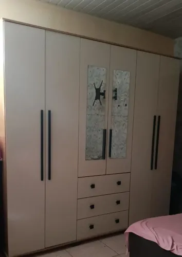 Vendo guarda roupa 2 meses de uso