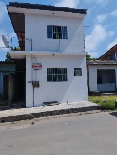 Oportunidade de Investimento: Prédio com 3 kitnets e Apartamento pronto.