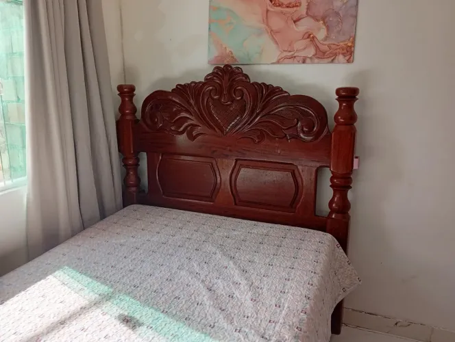 Cama madeira de lei