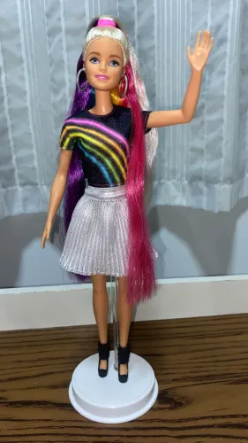 Boneca Barbie Lindos Penteados Cabelo Arco-íris - Mattel