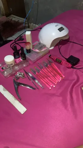 Vende-se kit de manicure 