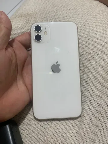 Celular iPhone 11 normal 