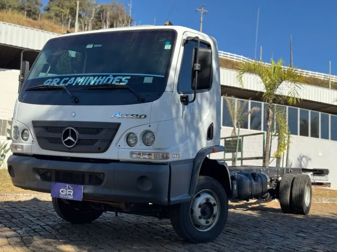 CAMINHÃO MB 815 ACCELO 3/4 NO CHASSIS EXTRA