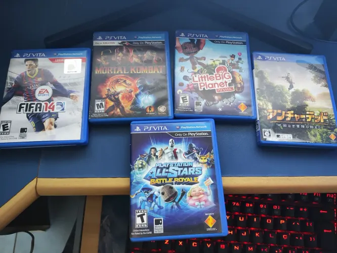 Jogos PS Vita Mortal Kombat Uncharter Planet Fifa All-Stars