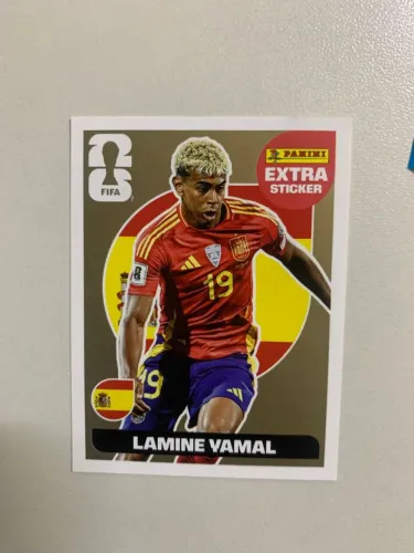 Figurinha Gold do Lamine Yamal - Coleção Oficial Panini Copa do Mundo 2026.