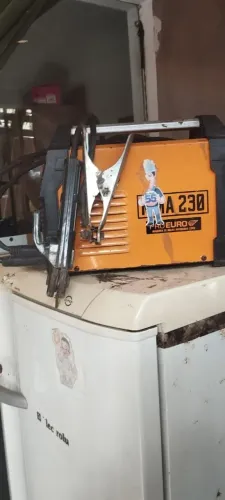 Máquina de solda 240 amperes