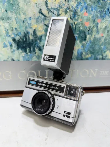 Câmera fotográfica antiga Kodak instamatic