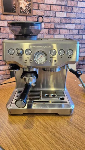 Cafeteira Breville Express 220v