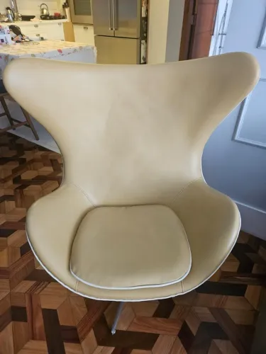 Poltrona Egg Couro sintético PERFEITA
