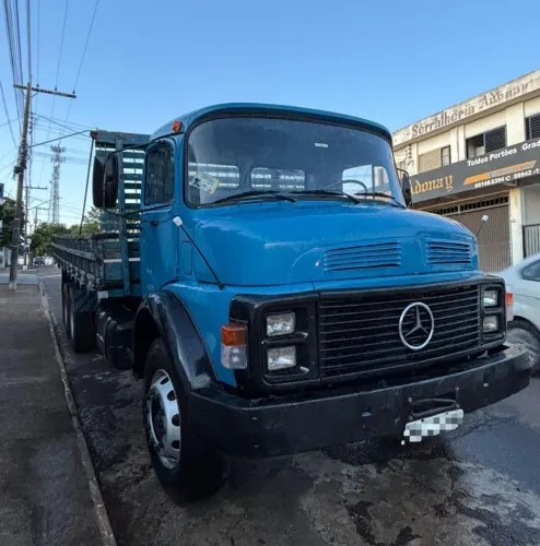 Caminhão Mercedes Benz Truck