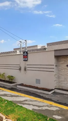 CASA CONDOMÍNIO DAS ESMERALDAS 3 QUARTOS SENDO 1 SUITE PORCELANATO ILUMINAÇÃO LED FINANCIA