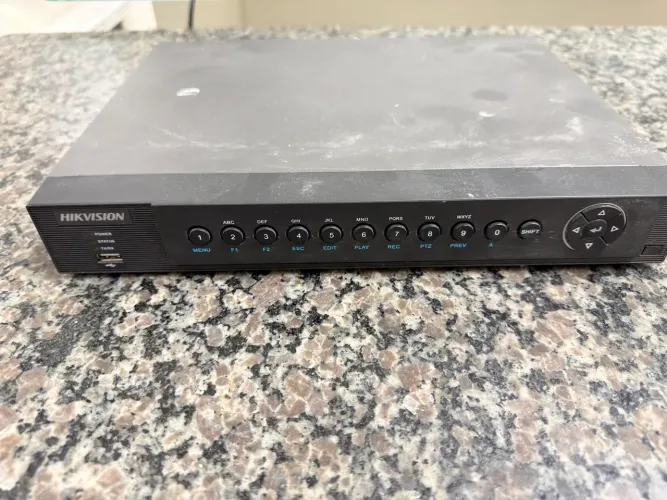 VENDO DVR HIKVISION 8 CANAIS - MODELO DS-7208HUHI-F1/N