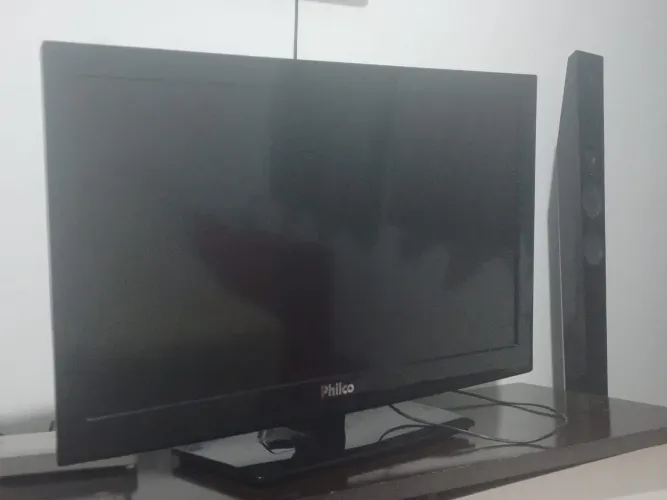 Vende-se tv em ótimo estado 32 polegadas preta