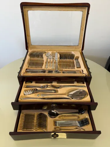 Faqueiro 139 Peças Inox 18/10 com Detalhes Banhados a Ouro 18K