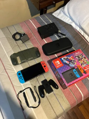 Nintendo Switch V2 + Jogos