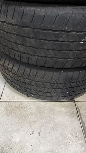 Vendo 4 pneu Bridgestone 266/60 r18