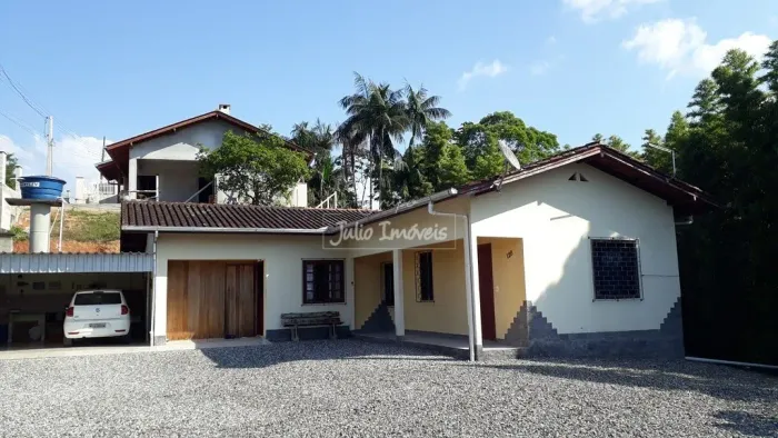 Casa no Centro da Guabiruba com 3 quartos