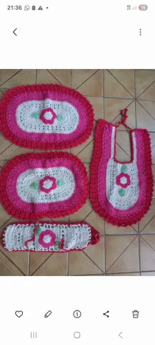 Conjunto de tapete para banheiro em creche novo