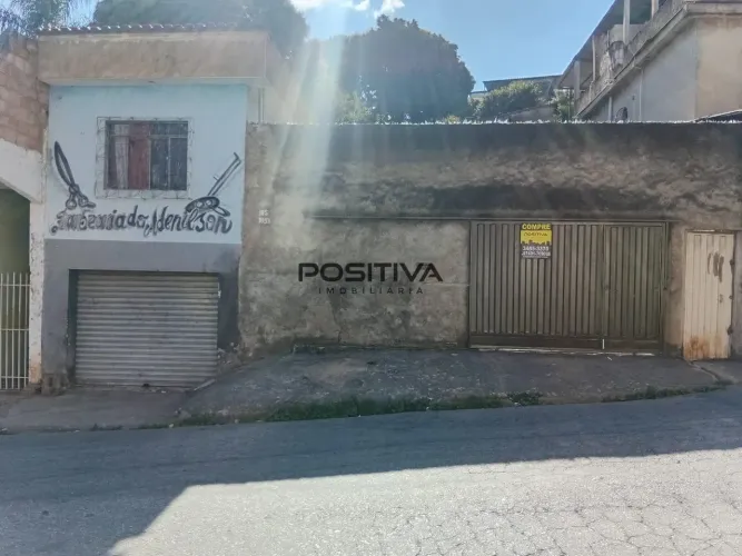 IMÓVEL COM 3 MORADIAS
