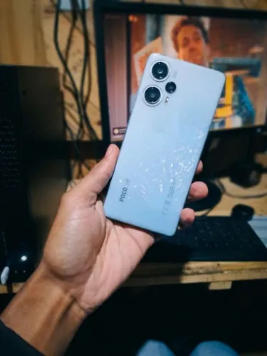 POCO F5 (BRANCO GELO)