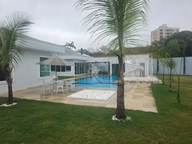 Casa em Condomínio - Condomínio Quinta das Flores - Bosque dos Eucaliptos - 6 Dormitórios
