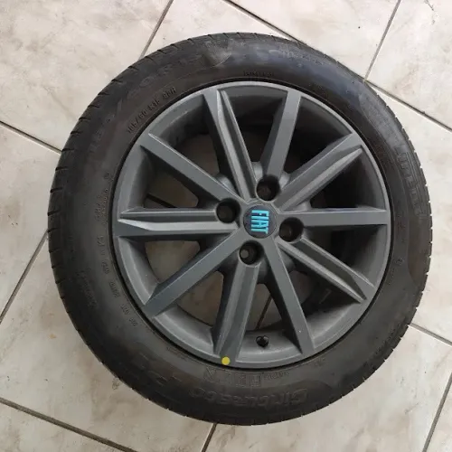 DUAS (par) rodas Aro 15 Mopar Fiat Originais com pneus