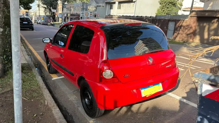 Renault Clio Hi-flex 1.0 16V 3P 2011