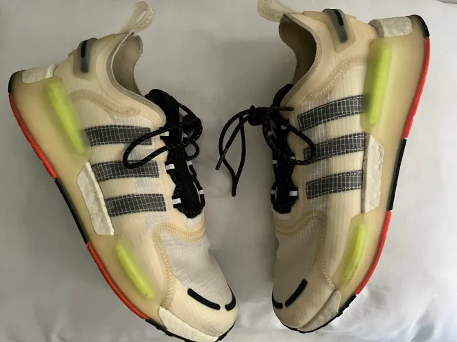 Adidas NMD V3 Crystal White Signal Green Original | Tam 43 | Estado 9/10