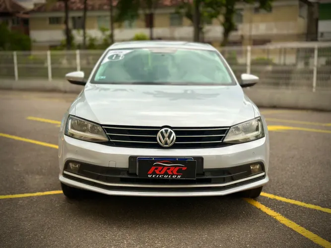 Volkswagen Jetta Comfortline 1.4 TSI 16V 4P Aut. 2017