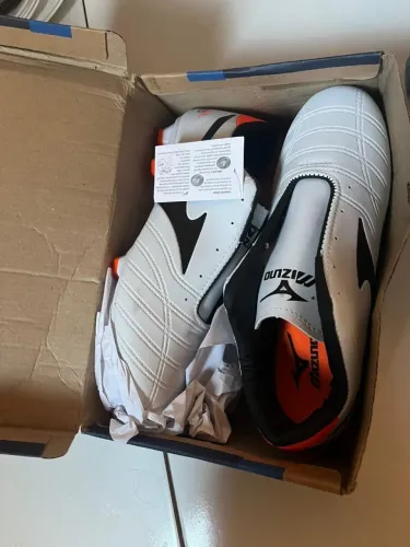 Chuteira de campo Mizuno, 150$