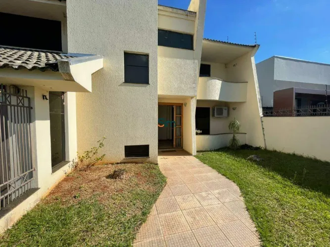 Casa residencial para aluguel em Chapecó - 4 quartos, 2 vagas, piscina e quintal no Centro