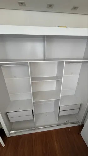 Doação de guarda roupa