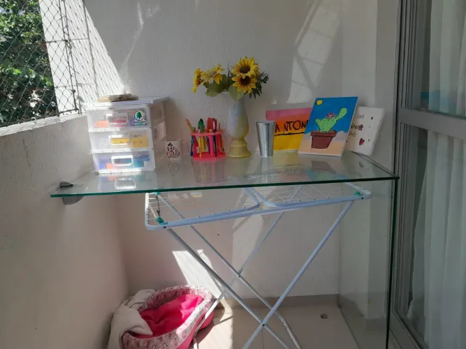 MESA DE CANTO - VIDRO PRA VENDER LOGO E LIGEIRO!