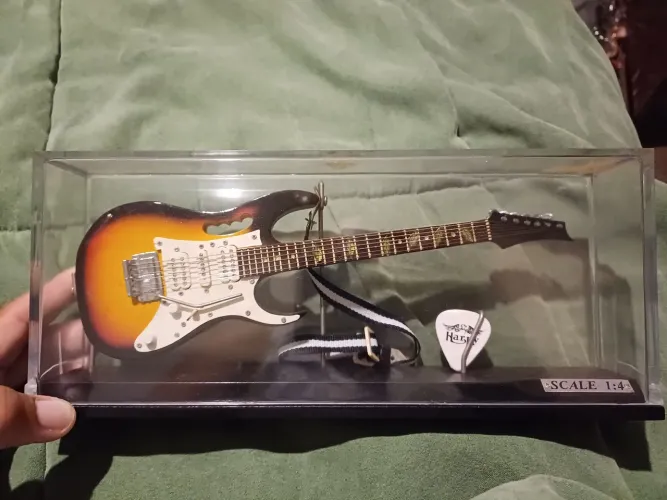Replica miniatura guitarra Ibanez JEM