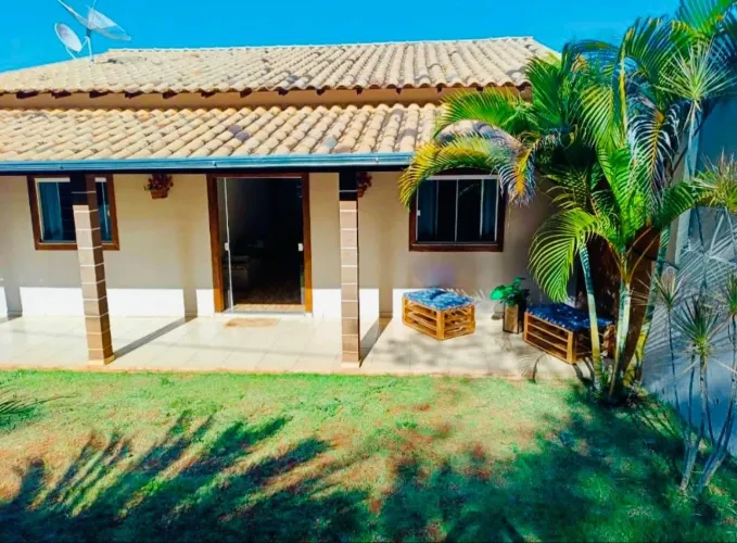 Rancho na beira da represa