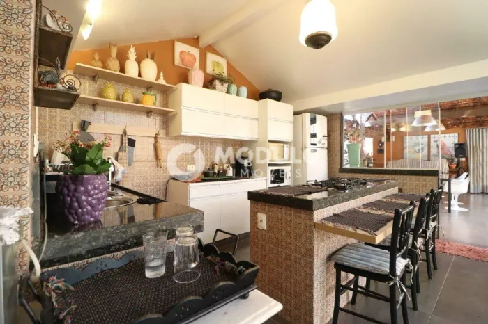 Casa Comercial disponível para locação no Tubalina!