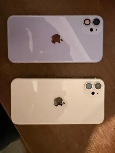 Carcaça iPhone 11 ( Branca / lilás ) 