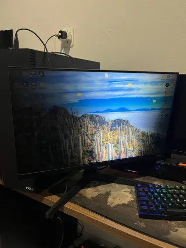 Monitor Samsung 24" com defeito para retirada de peças ou conserto