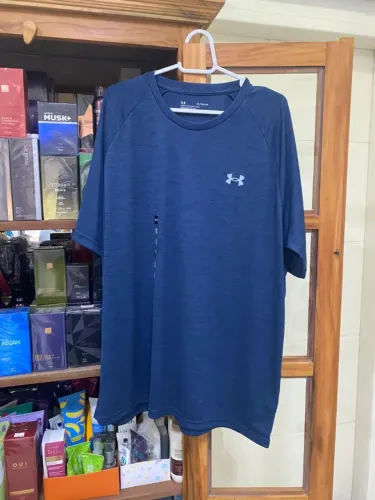 Camiseta Under Armour - Esportiva Masculina 