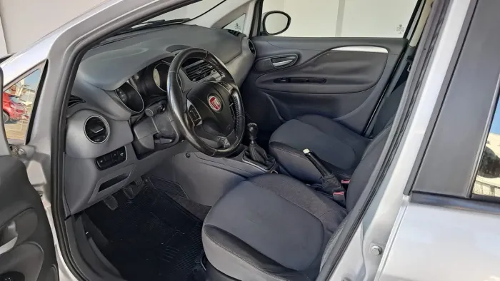 Fiat Punto Essence 1.6 Flex 16V 5P 2014